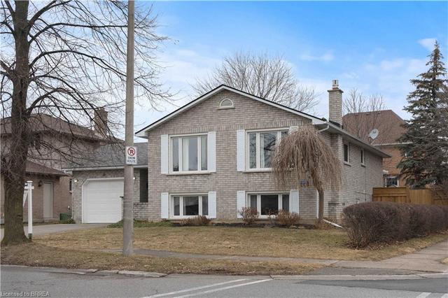22 Blackfriar Lane, House detached with 4 bedrooms, 2 bathrooms and 3 parking in Brantford ON | Image 2