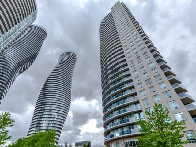 Lph10 - 80 Absolute Ave, Condo with 1 bedrooms, 2 bathrooms and 1 parking in Mississauga ON | Image 2