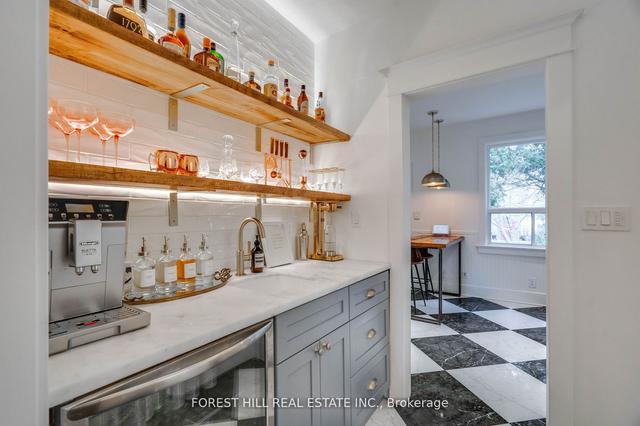439 Pacific Ave, House semidetached with 3 bedrooms, 3 bathrooms and 0 parking in Toronto ON | Image 3