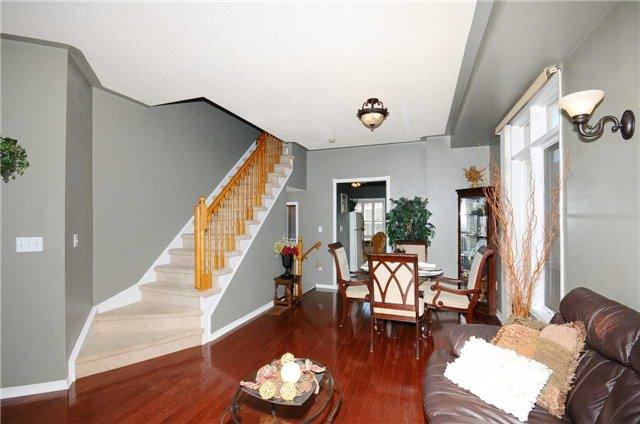 143 Bur Oak Ave, House attached with 3 bedrooms, 2 bathrooms and 1 parking in Markham ON | Image 4