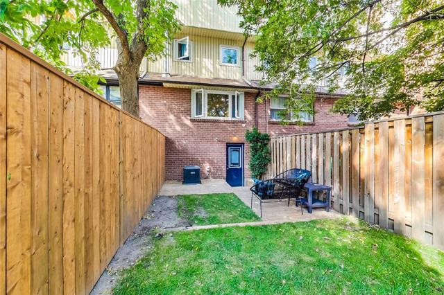 19 Sydenham St, House attached with 3 bedrooms, 3 bathrooms and 2 parking in Toronto ON | Image 21