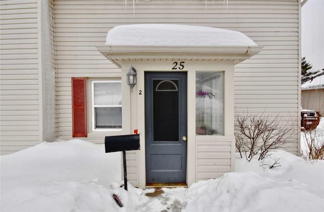 25 Grove St W, House detached with 2 bedrooms, 2 bathrooms and 6 parking in Barrie ON | Image 16