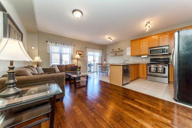 86 Niagara Tr, House attached with 3 bedrooms, 3 bathrooms and 1 parking in Halton Hills ON | Image 6