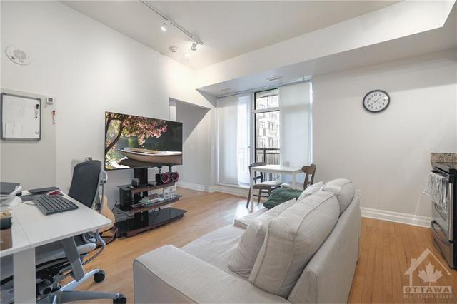 707 - 245 Kent Street, Condo with 1 bedrooms, 1 bathrooms and null parking in Ottawa ON | Image 3