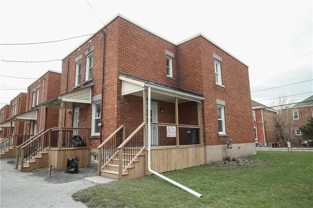 141 First Street W, Townhouse with 3 bedrooms, 1 bathrooms and 2 parking in Cornwall ON | Card Image