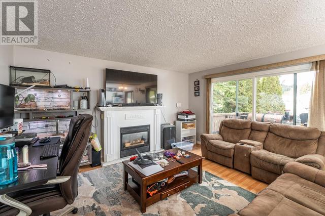 229 Dupre Avenue, House detached with 4 bedrooms, 2 bathrooms and null parking in Prince George BC | Image 4
