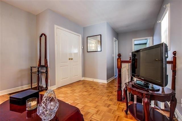 290 Earlscourt Ave, House detached with 3 bedrooms, 2 bathrooms and 2 parking in Toronto ON | Image 16