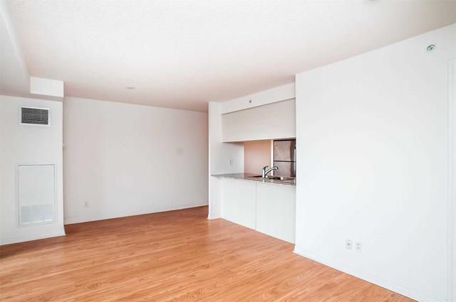 2110 - 275 Yorkland Rd, Condo with 2 bedrooms, 2 bathrooms and 1 parking in Toronto ON | Image 20