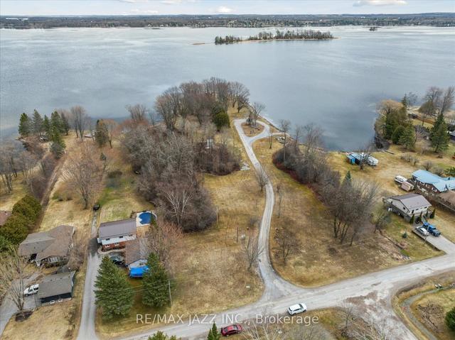 231 Lakeshore Dr, House detached with 2 bedrooms, 1 bathrooms and 10 parking in Kawartha Lakes ON | Image 22