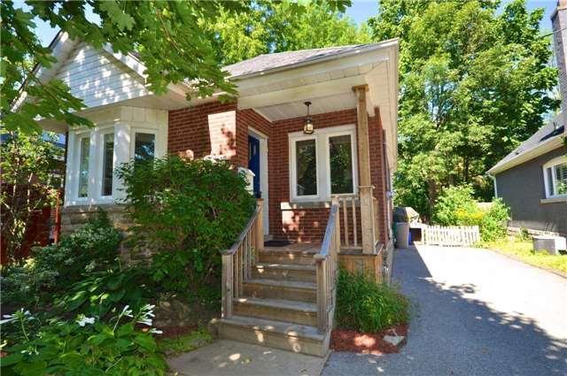 363 Seneca Ave, House detached with 2 bedrooms, 2 bathrooms and 2 parking in Burlington ON | Image 2