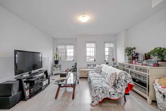3 Tobias Lane, House attached with 2 bedrooms, 2 bathrooms and 2 parking in Barrie ON | Image 6