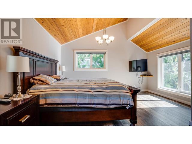 339 Coach Road, House detached with 3 bedrooms, 3 bathrooms and 8 parking in Sicamous BC | Image 36