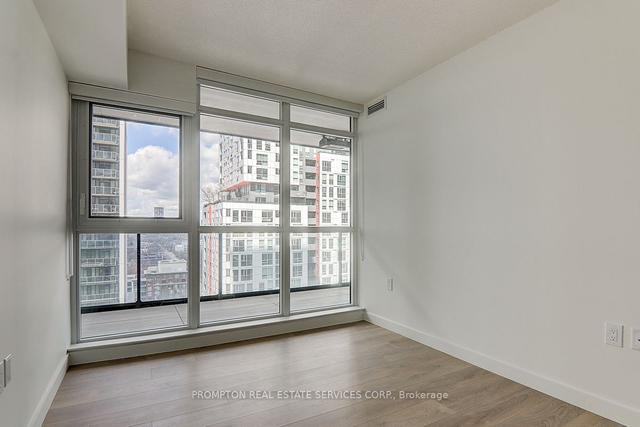 2111 - 38 Widmer St, Condo with 3 bedrooms, 2 bathrooms and 0 parking in Toronto ON | Image 3