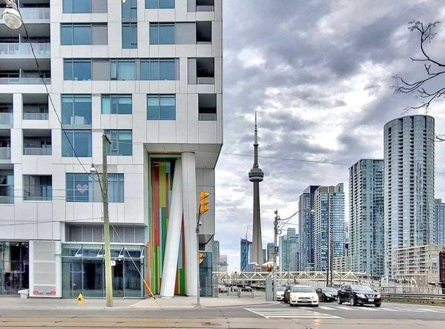 215 - 27 Bathurst St, Condo with 2 bedrooms, 2 bathrooms and 1 parking in Toronto ON | Image 1