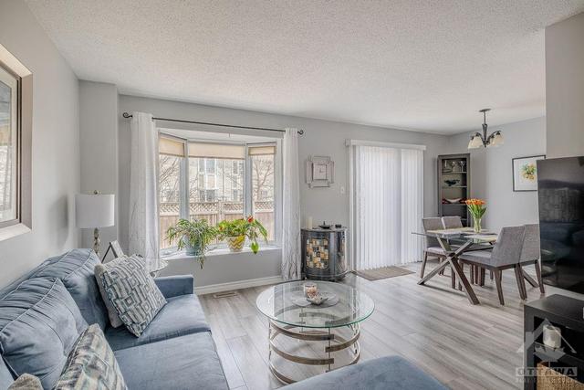 513 Sidney Drive, Townhouse with 3 bedrooms, 2 bathrooms and 2 parking in Ottawa ON | Image 9