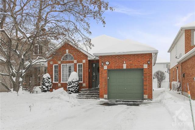27 Upwood Street, House detached with 3 bedrooms, 3 bathrooms and 3 parking in Ottawa ON | Card Image