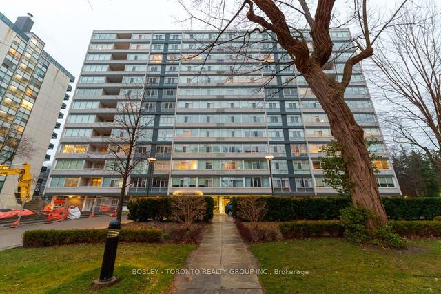 902 - 500 Avenue Rd, Condo with 3 bedrooms, 2 bathrooms and 1 parking in Toronto ON | Image 1