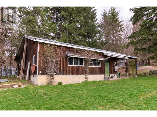 841 Foothill Road Sw, House detached with 3 bedrooms, 2 bathrooms and 2 parking in Salmon Arm BC | Image 38