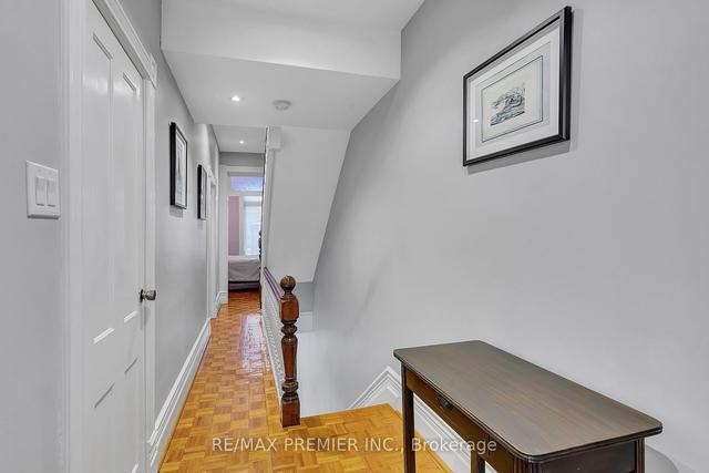 32 Robinson St, House attached with 4 bedrooms, 2 bathrooms and 1 parking in Toronto ON | Image 5
