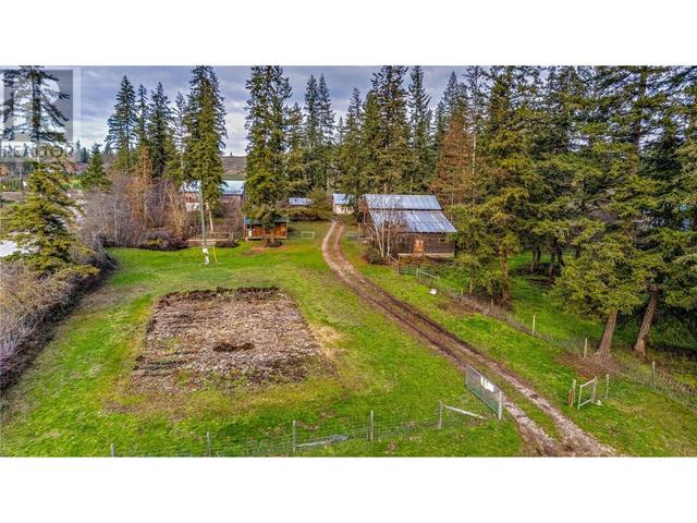 11 Gardom Lake Road, House detached with 2 bedrooms, 2 bathrooms and null parking in North Okanagan F BC | Image 31