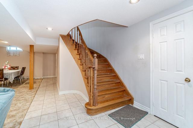 10 Polygon Crt, House detached with 4 bedrooms, 3 bathrooms and 6 parking in Brampton ON | Image 21