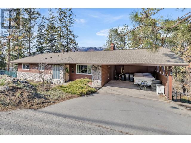2410 Boucherie Road, House detached with 4 bedrooms, 2 bathrooms and 2 parking in West Kelowna BC | Image 2