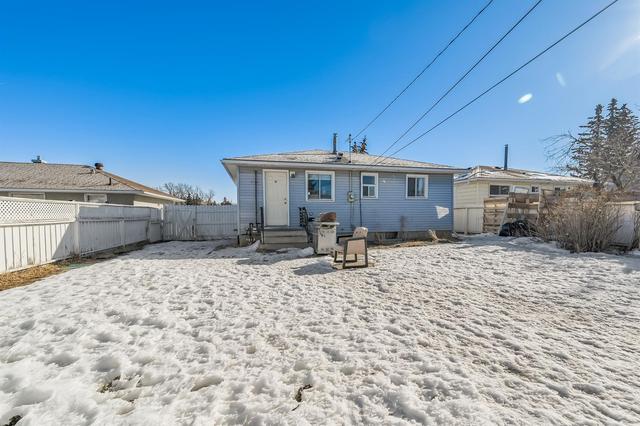 4327 69 Street Nw, House detached with 3 bedrooms, 2 bathrooms and 2 parking in Calgary AB | Image 19