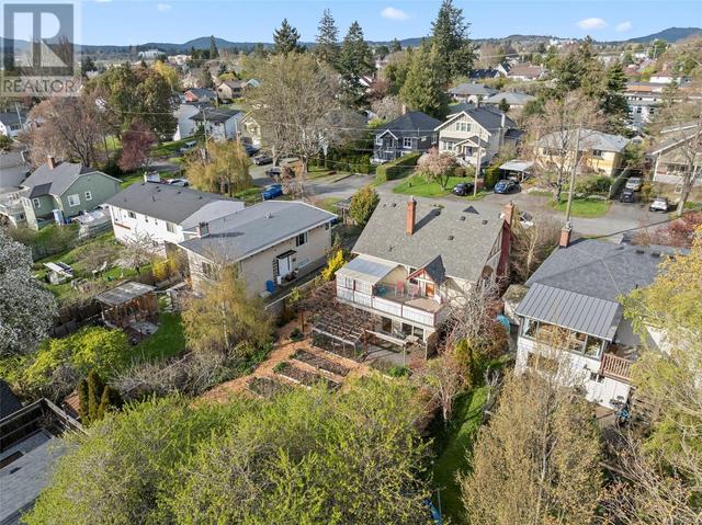 55 Logan Ave, House detached with 4 bedrooms, 3 bathrooms and 3 parking in Saanich BC | Image 48
