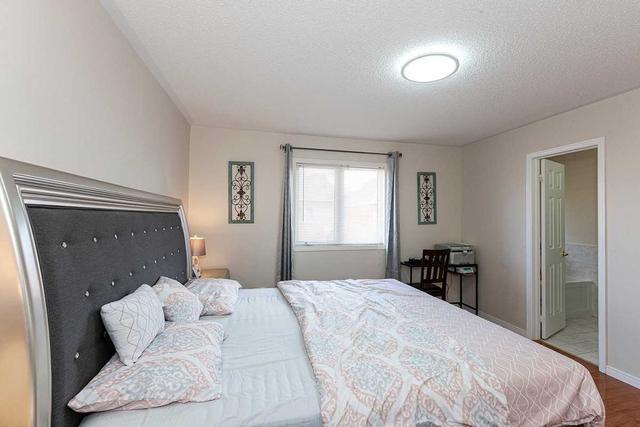 539 Nairn Circ, House semidetached with 4 bedrooms, 3 bathrooms and 2 parking in Milton ON | Image 6