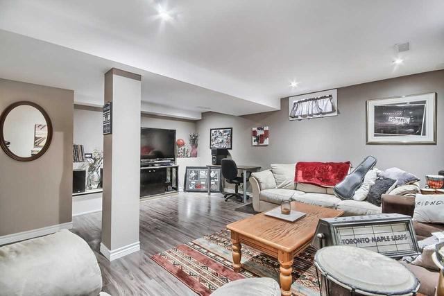 533 Ainsworth Dr, House attached with 3 bedrooms, 4 bathrooms and 3 parking in Newmarket ON | Image 24
