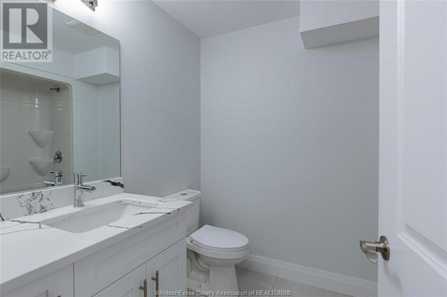 2435 Roxborough, House detached with 7 bedrooms, 5 bathrooms and null parking in Windsor ON | Image 25