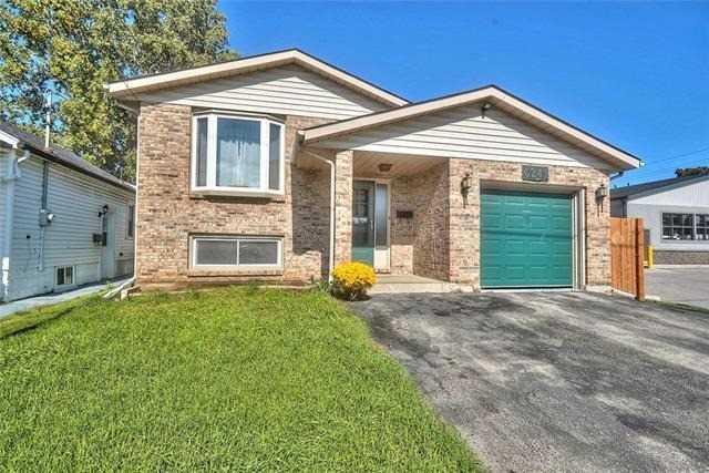 6241 Ash St, House detached with 3 bedrooms, 2 bathrooms and 3 parking in Niagara Falls ON | Image 1