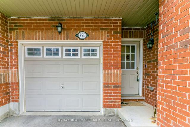 225 Mortimer Cres, House attached with 3 bedrooms, 3 bathrooms and 2 parking in Milton ON | Image 12