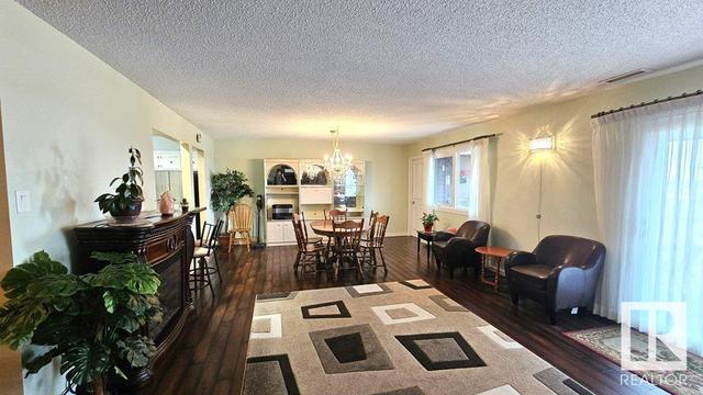 411 - 14810 51 Av Nw, Condo with 2 bedrooms, 2 bathrooms and 2 parking in Edmonton AB | Image 8