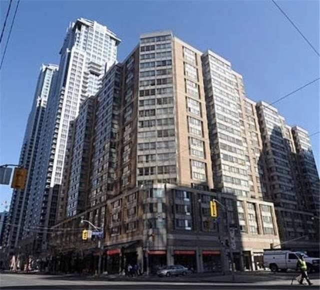 1012 - 711 Bay St, Condo with 2 bedrooms, 2 bathrooms and 1 parking in Toronto ON | Image 1