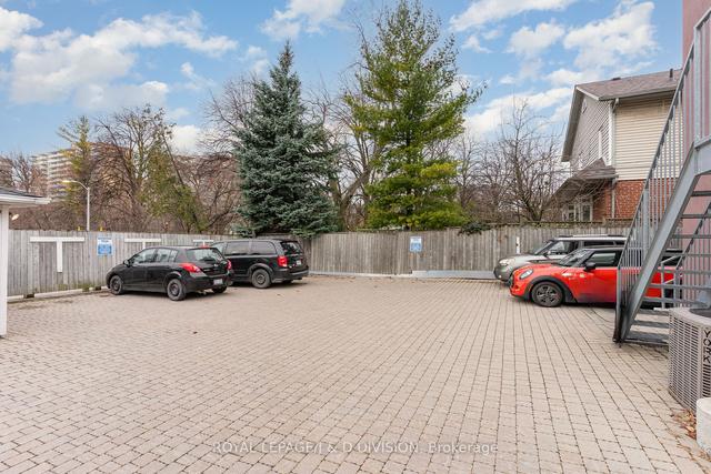 29 Chaplin Cres, House detached with 0 bedrooms, 3 bathrooms and 8 parking in Toronto ON | Image 35