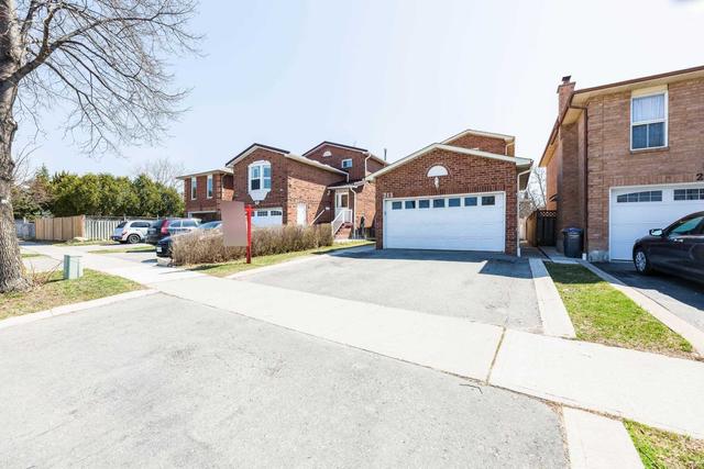 213 Wexford Rd, House detached with 3 bedrooms, 4 bathrooms and 6 parking in Brampton ON | Image 1