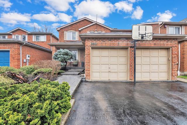 3913 Renfrew Cres, House detached with 4 bedrooms, 4 bathrooms and 6 parking in Mississauga ON | Image 36