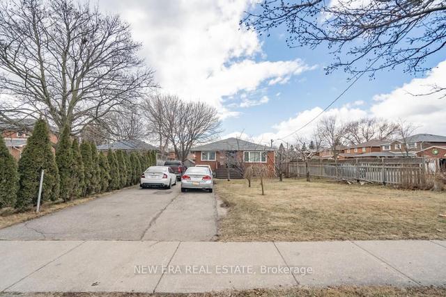 1362 Cawthra Rd, House detached with 3 bedrooms, 2 bathrooms and 8 parking in Mississauga ON | Image 12