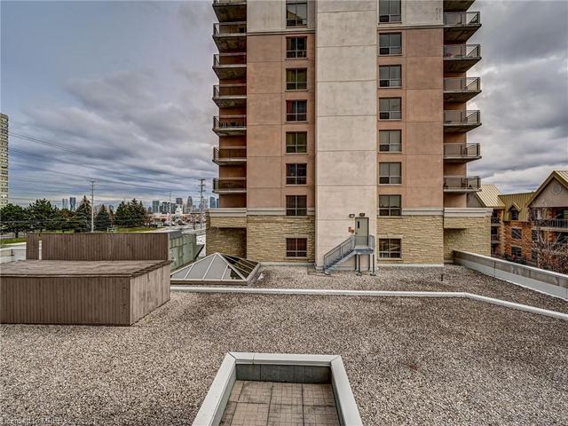 306 - 810 Scollard Court, House attached with 2 bedrooms, 2 bathrooms and 1 parking in Mississauga ON | Image 42