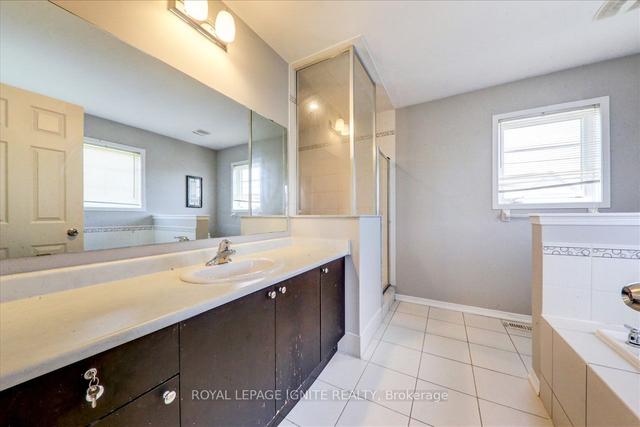 172 Nearna Dr, House detached with 4 bedrooms, 3 bathrooms and 2 parking in Oshawa ON | Image 10