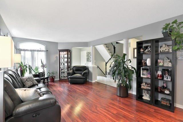 3307 Laburnum Cres, House detached with 4 bedrooms, 3 bathrooms and 2 parking in Mississauga ON | Image 6
