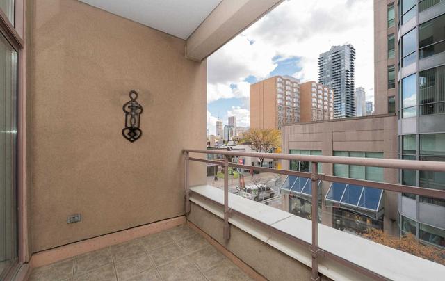 303 - 980 Yonge St, Condo with 1 bedrooms, 1 bathrooms and 1 parking in Toronto ON | Image 9