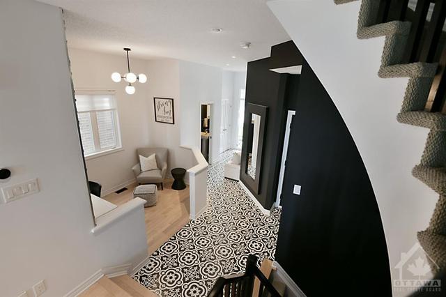 150 Mattingly Way, Townhouse with 4 bedrooms, 3 bathrooms and 2 parking in Ottawa ON | Image 4