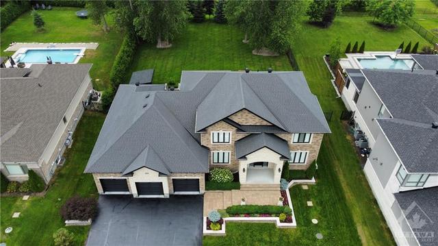 512 Leimerk Court, House detached with 5 bedrooms, 5 bathrooms and 14 parking in Ottawa ON | Image 2