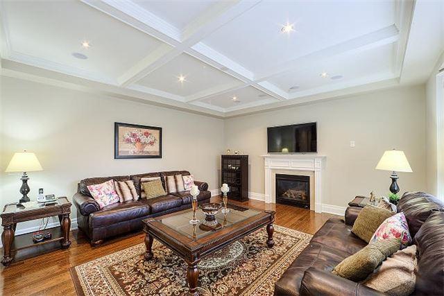 9 Honour Oak Cres, House detached with 4 bedrooms, 5 bathrooms and 4 parking in Brampton ON | Image 3