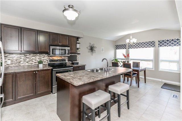 128 Aishford Rd, House detached with 3 bedrooms, 3 bathrooms and 2 parking in Bradford West Gwillimbury ON | Image 5