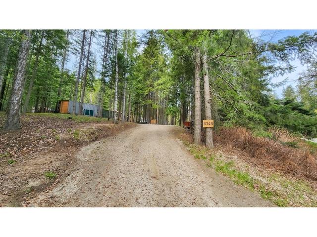 5745 Longbeach Road, House detached with 0 bedrooms, 0 bathrooms and 6 parking in Central Kootenay E BC | Image 54