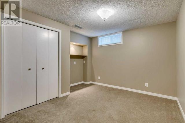 159 Woodhaven Place Sw, House detached with 4 bedrooms, 3 bathrooms and 4 parking in Calgary AB | Image 33