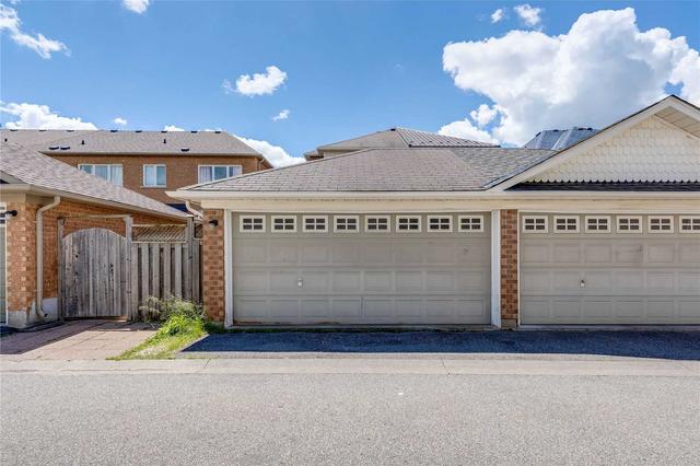 2312 Bur Oak Ave, House semidetached with 3 bedrooms, 4 bathrooms and 3 parking in Markham ON | Image 21